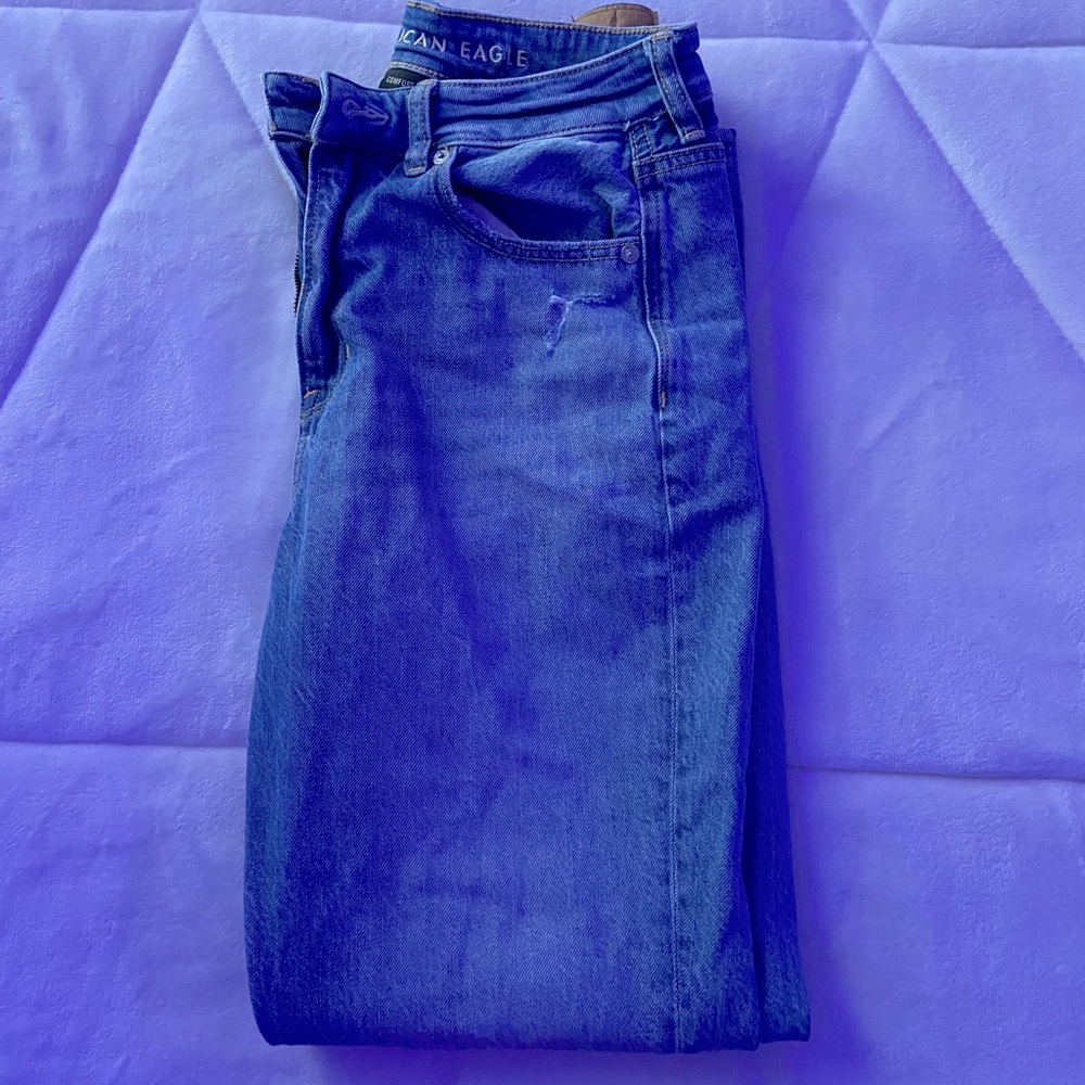 AE MOM JEANS